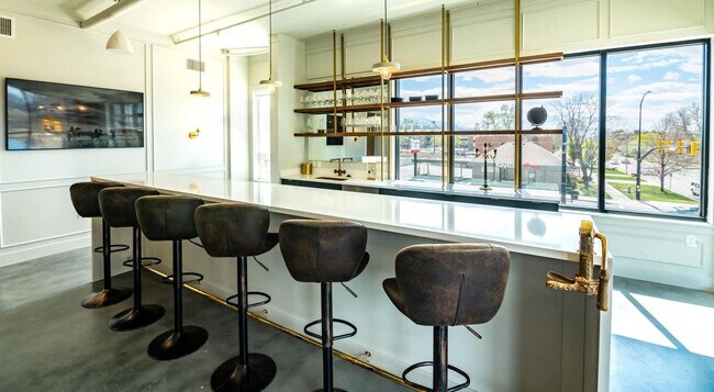 Building Photo - 385 S 400 E