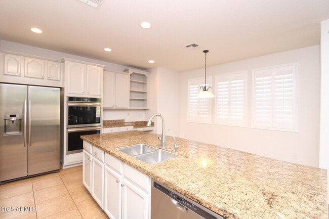 Building Photo - 3316 E Kingbird Pl