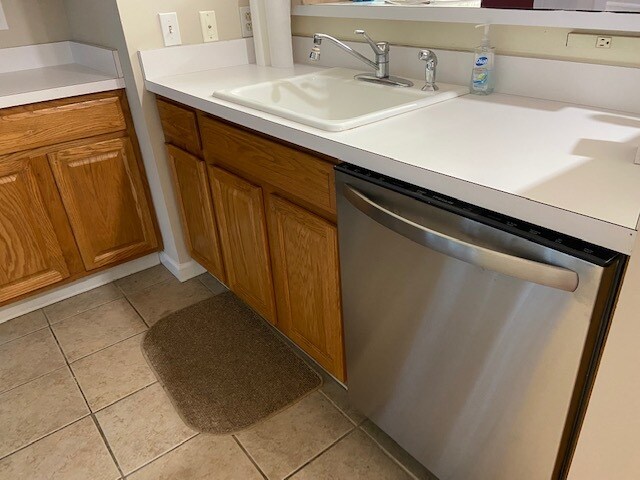 Building Photo - 2002 Larson Dr