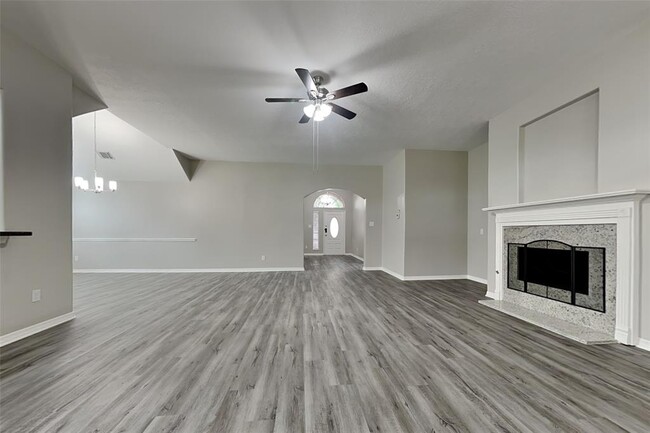 Building Photo - 8019 Malardcrest Dr
