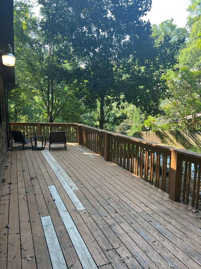 Building Photo - 3 bed / 2 bath in South Asheville