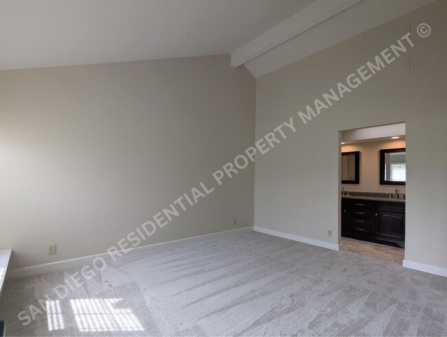 Building Photo - 15921 Avenida Villaha