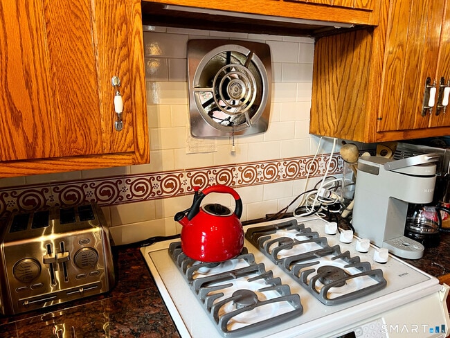 Building Photo - 32 West Ave