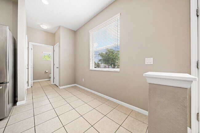 Building Photo - Corner Unit ~ Lake View ~ Maintenance Free...