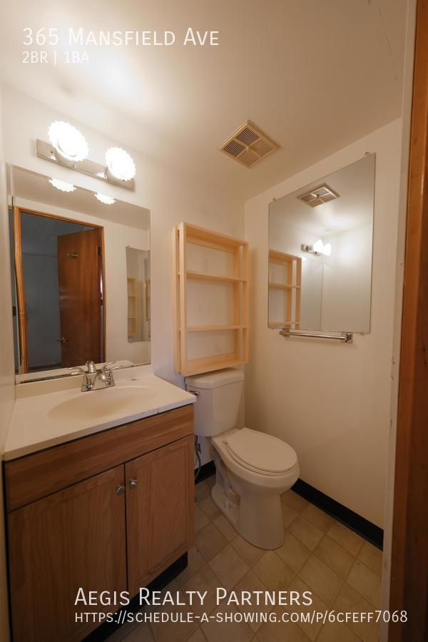 Building Photo - 365 Mansfield Ave