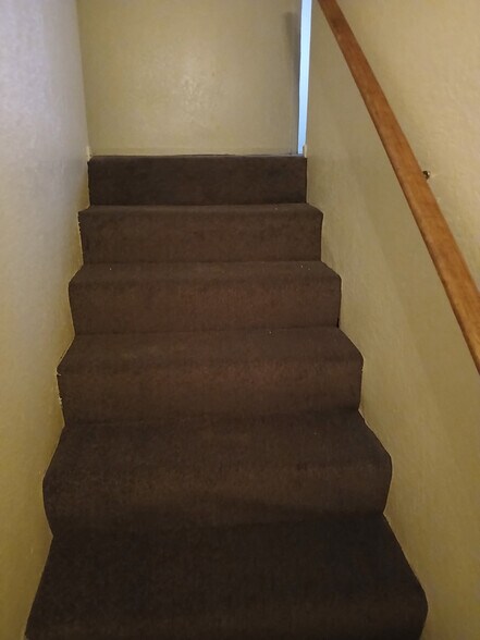 Building Photo - 38550 22nd St E