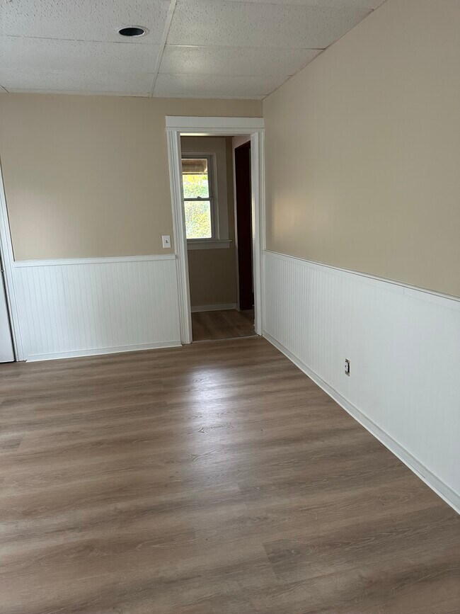 Building Photo - 297 Cedarwood Ter