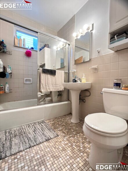 Building Photo - 66 Brooks St