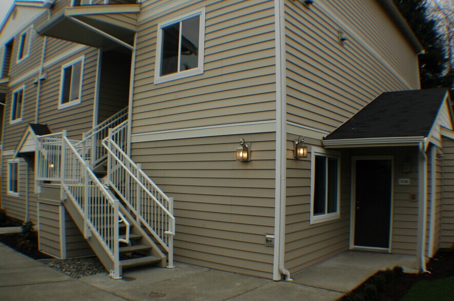 Building Photo - 2128 SW Holden St