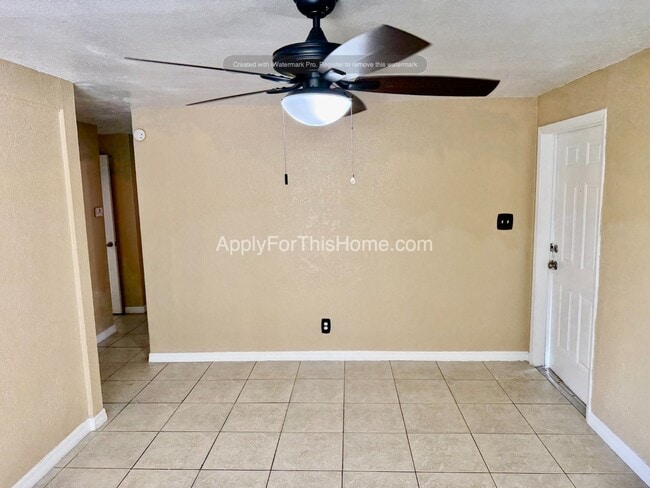 Building Photo - Single Family Home