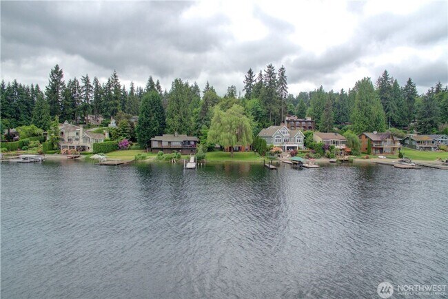 Building Photo - Must see AMAZING lake house!!!