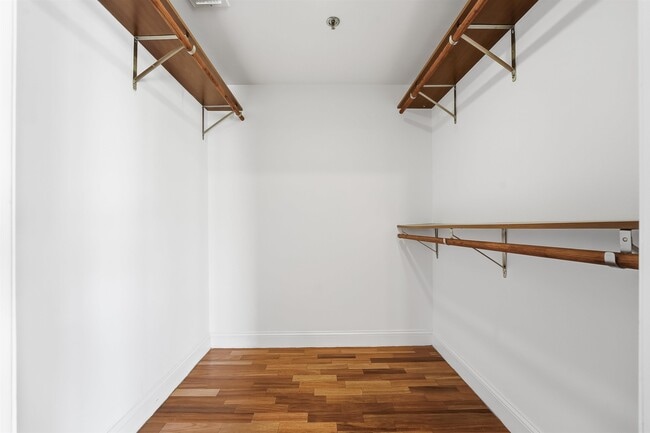 Building Photo - 215 Manhattan Ave