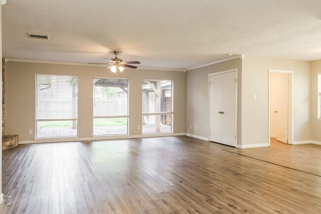 Building Photo - 2210 Dristone Dr