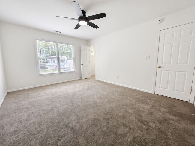 Building Photo - 413 Saddle Ct