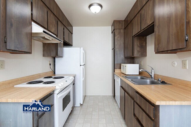 Building Photo - 2112-2114 Thomas Avenue - 2114 Unit 3-