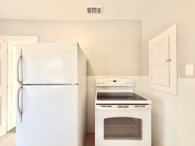 Building Photo - 1914 31st St S