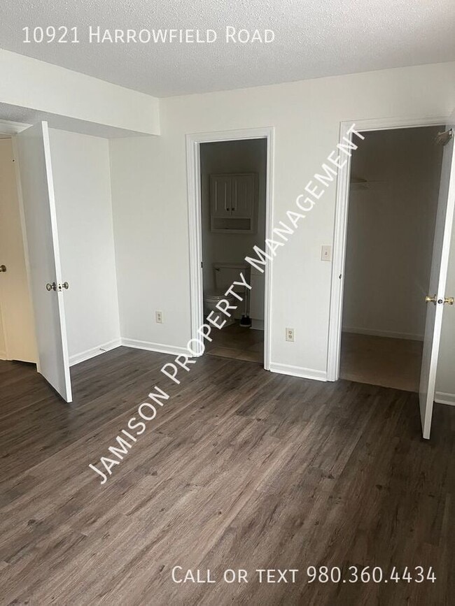 Building Photo - 10921 Harrowfield Rd