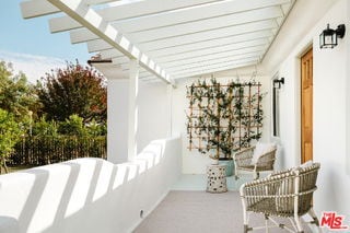 Building Photo - 784 Elmira St