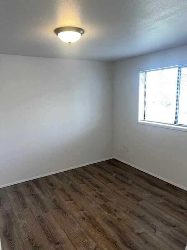 Building Photo - 514 Main Pl