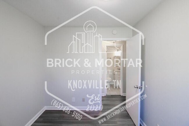 Building Photo - 168 Chickamauga Ave