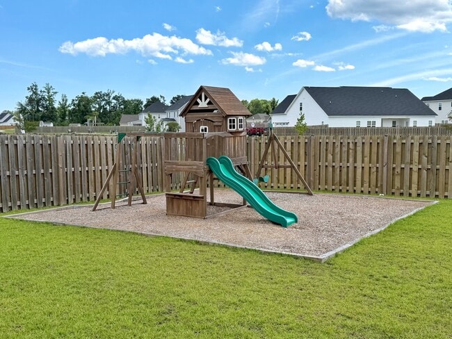 Building Photo - 734 Hope Dexter Dr