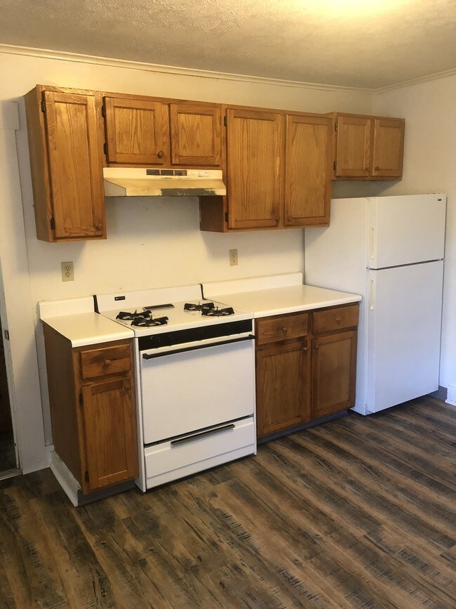 Building Photo - 114 S 6th St