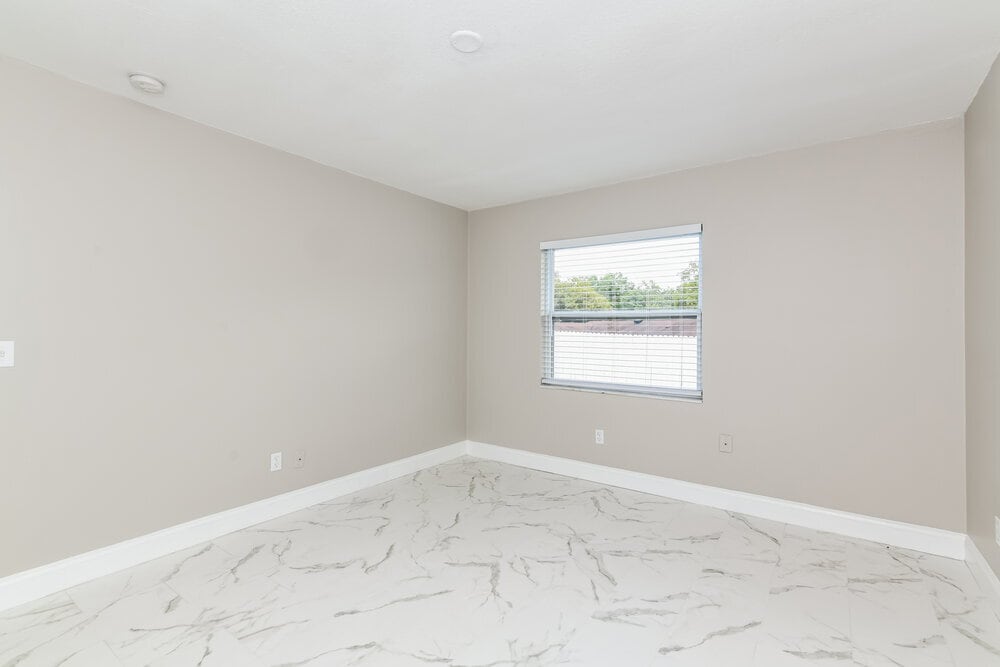 Building Photo - 206 Loch Low Dr