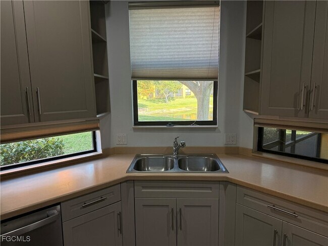 Building Photo - 15751 Prentiss Pointe Cir