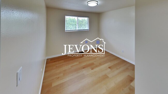 Building Photo - 404 S 81st Ave