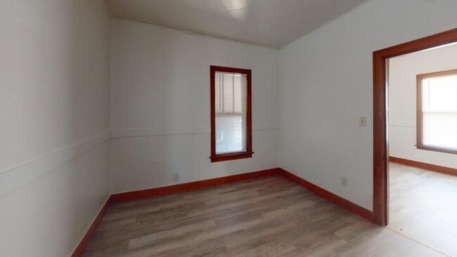 Building Photo - 108 2nd St NW