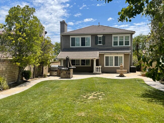 Building Photo - 27900 Alta Vista Ave