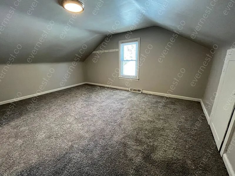 Building Photo - 3355 Curwood St