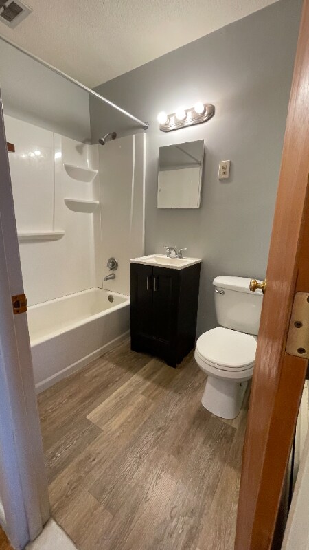 Building Photo - 250 Spring St