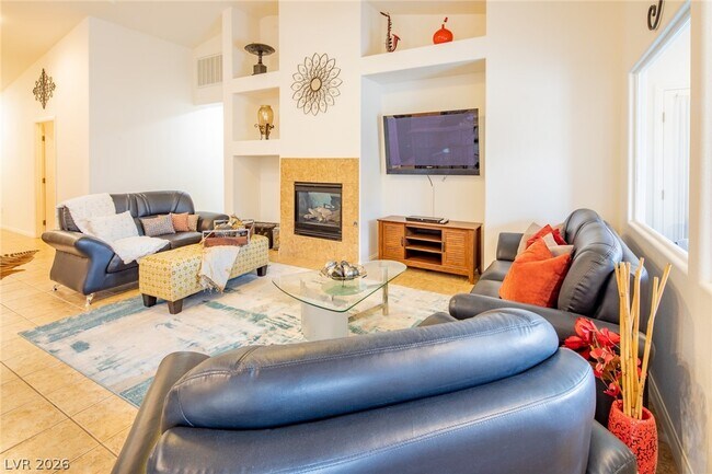 Building Photo - 10916 Bandol Pl