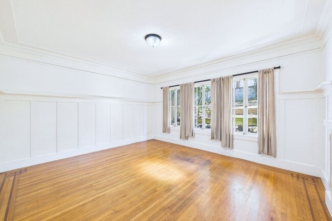 Building Photo - 924 Clayton St