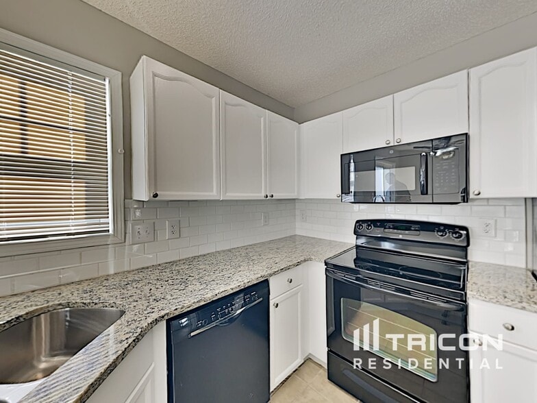 Building Photo - 7511 Rolling Meadows Ln