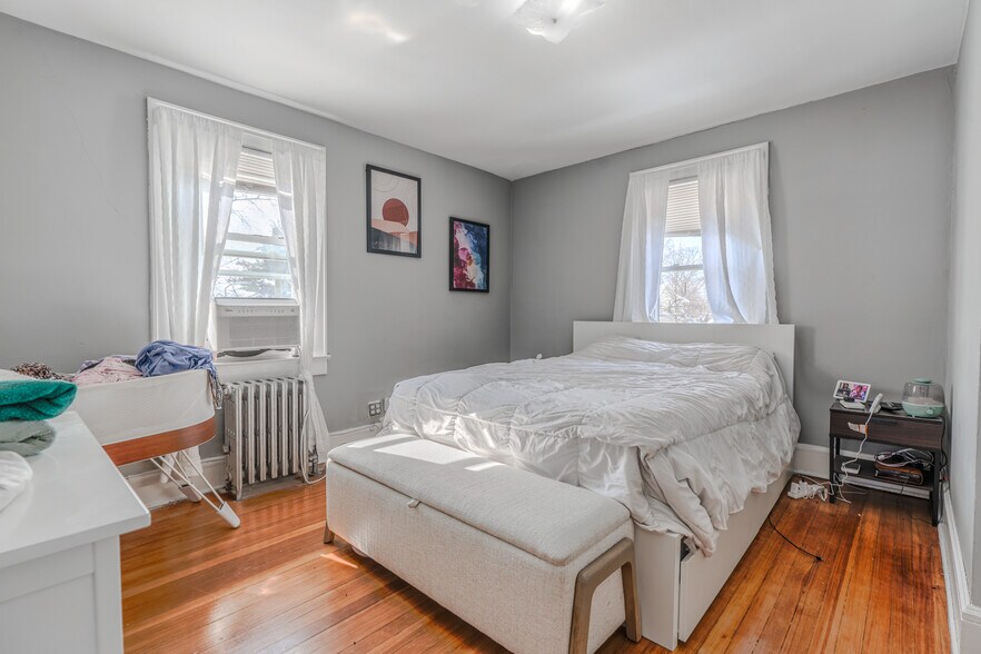 Bedroom 1 - 416 E 6th Ave