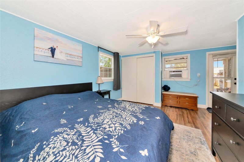 Building Photo - 2004 19th St W