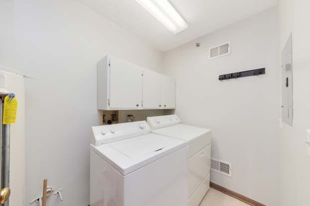 Building Photo - 5S510 Scots Dr