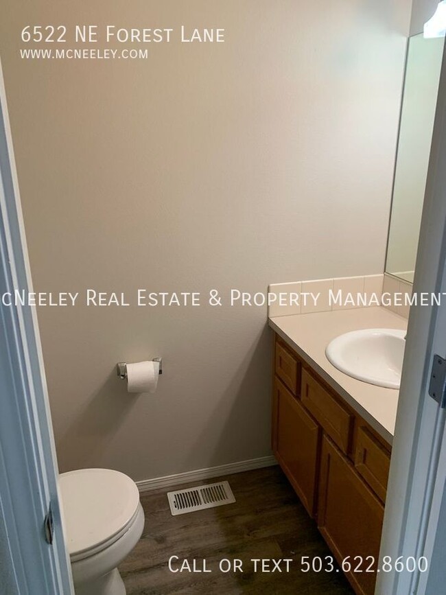 Building Photo - 6522 NE Forest Ln