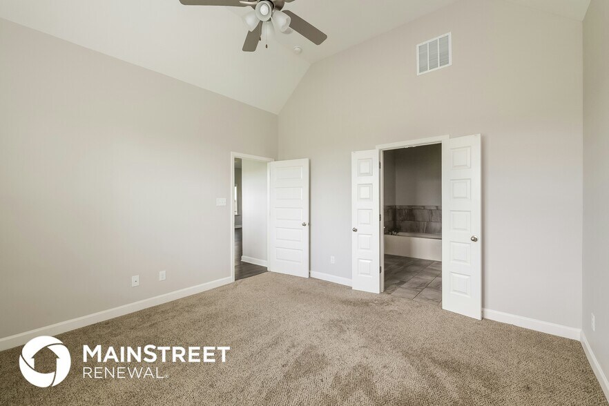 Building Photo - 375 Azalea Dr