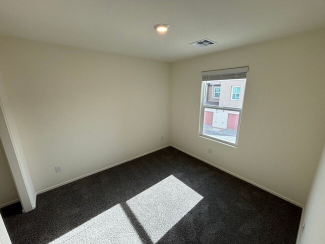 Building Photo - Charming 3Bed/2.5Bath/2Car Townhouse located in Northwest Las Vegas - Make the Move for Less: $30...