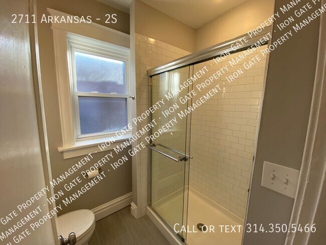 Building Photo - 2711 Arkansas-2S