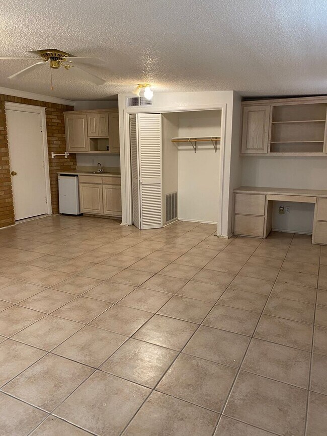 Building Photo - This one has it all!  Spacious 3-Bedroom Home in a Great Location!