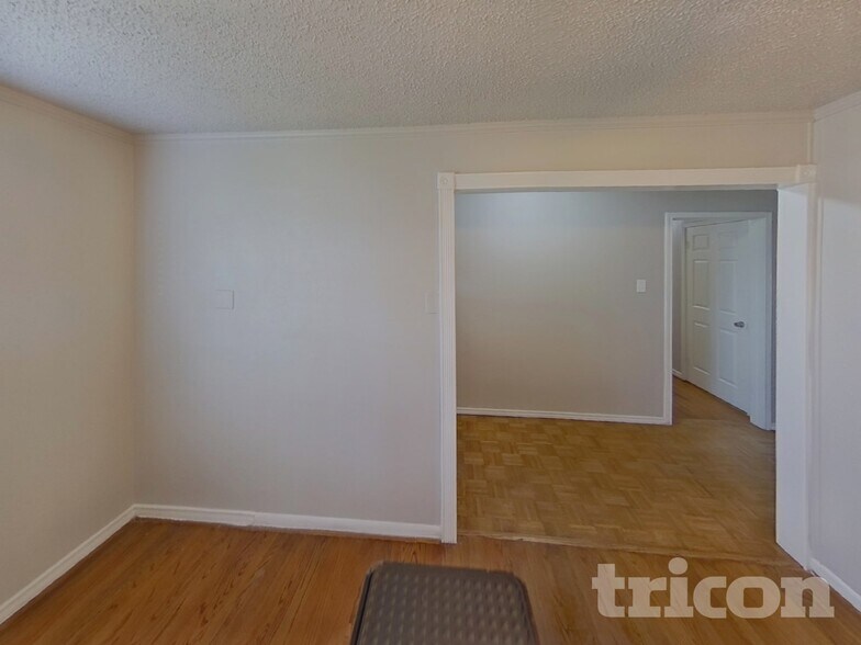 Building Photo - 1316 Lexington Dr