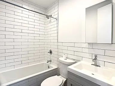 Building Photo - 231A Madison St