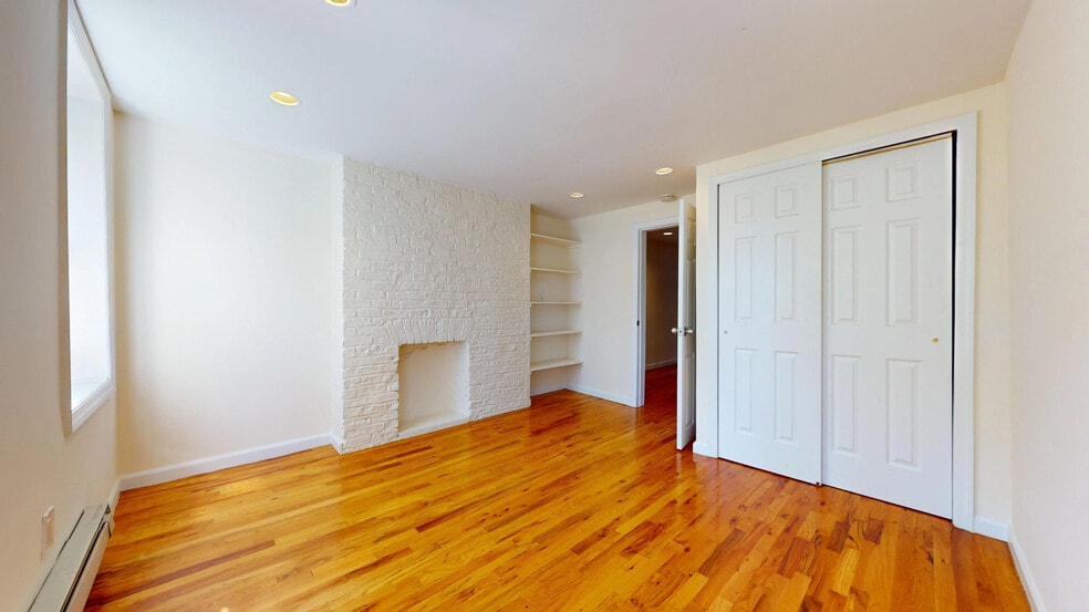 Building Photo - 3 Centre Market Pl