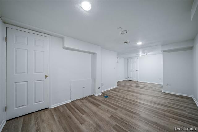 Building Photo - 3124 S Vine Ct