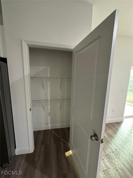 Building Photo - 5008 Idaho Ln