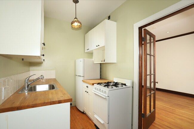 Building Photo - 2121 James M Wood Blvd